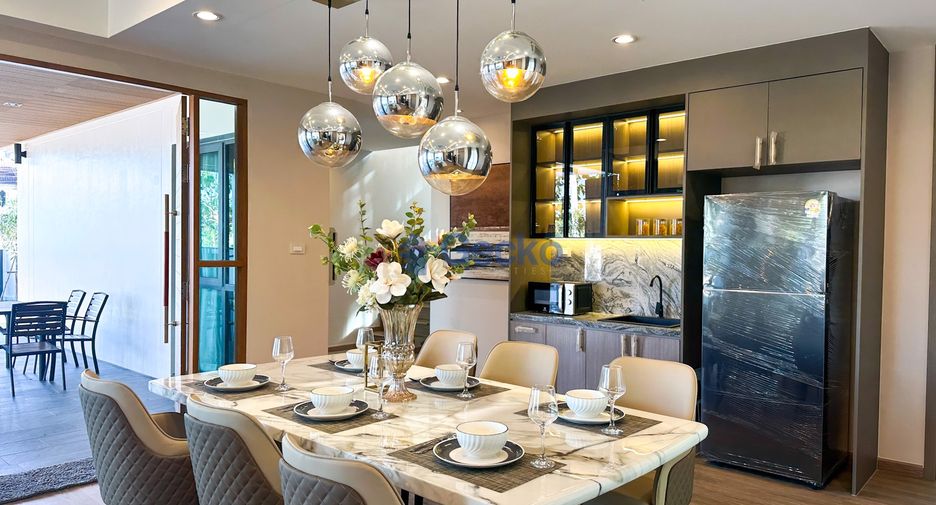 For sale 4 bedrooms house in Jomtien, Pattaya