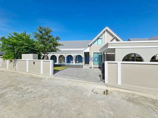 Haus zum Kauf mit 4 Zimmer in Bang Lamung, Chonburi