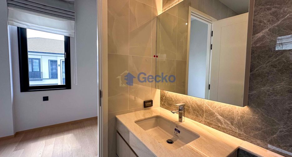 For sale 4 ベッドルーム house in Bang Lamung, Chonburi