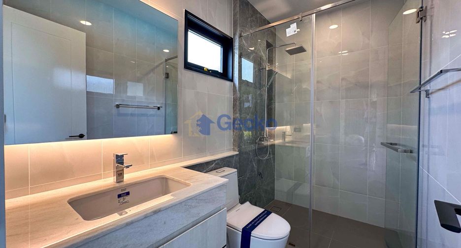 For sale 4 ベッドルーム house in Bang Lamung, Chonburi