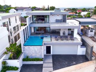 Haus zum Kauf mit 6 Zimmer in Bang Lamung, Chonburi