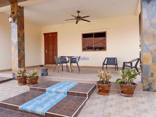 Haus zum Kauf mit 3 Zimmer in Bang Lamung, Chonburi