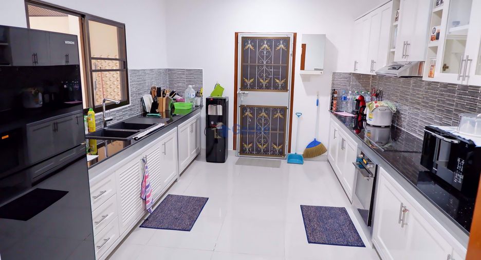 Haus zum Kauf mit 3 Zimmer in Bang Lamung, Chonburi