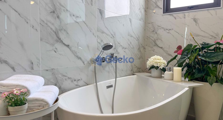 For sale 3 bedrooms house in East Pattaya, Pattaya