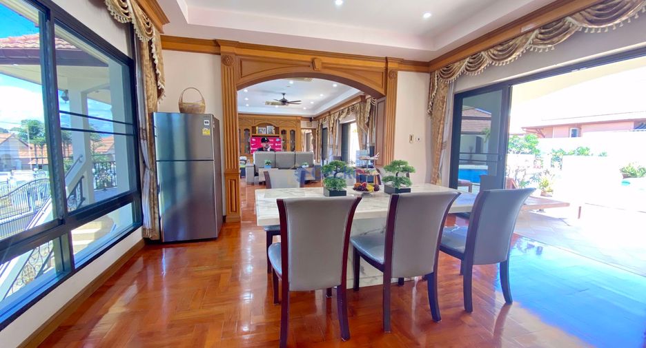 For sale 4 bedrooms house in East Pattaya, Pattaya