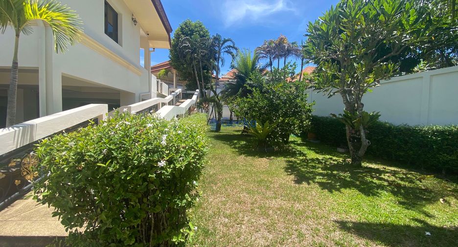For sale 4 bedrooms house in East Pattaya, Pattaya