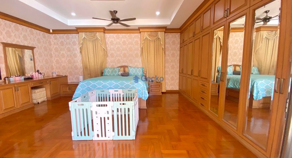 For sale 4 bedrooms house in East Pattaya, Pattaya