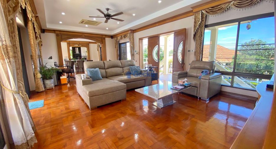 For sale 4 bedrooms house in East Pattaya, Pattaya