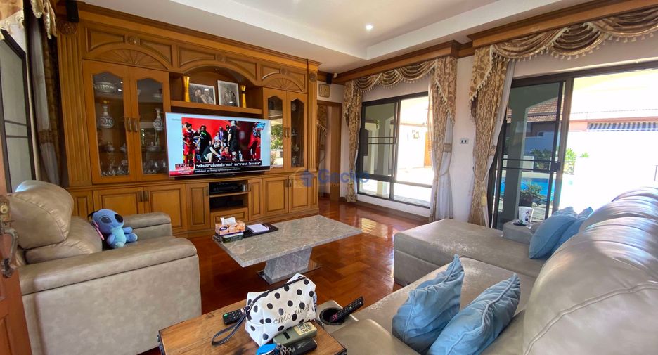 For sale 4 bedrooms house in East Pattaya, Pattaya