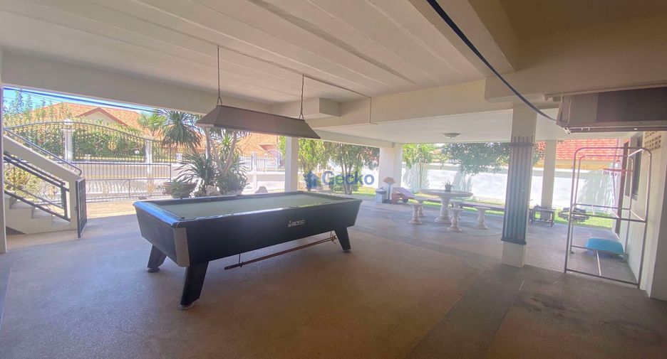 For sale 4 bedrooms house in East Pattaya, Pattaya