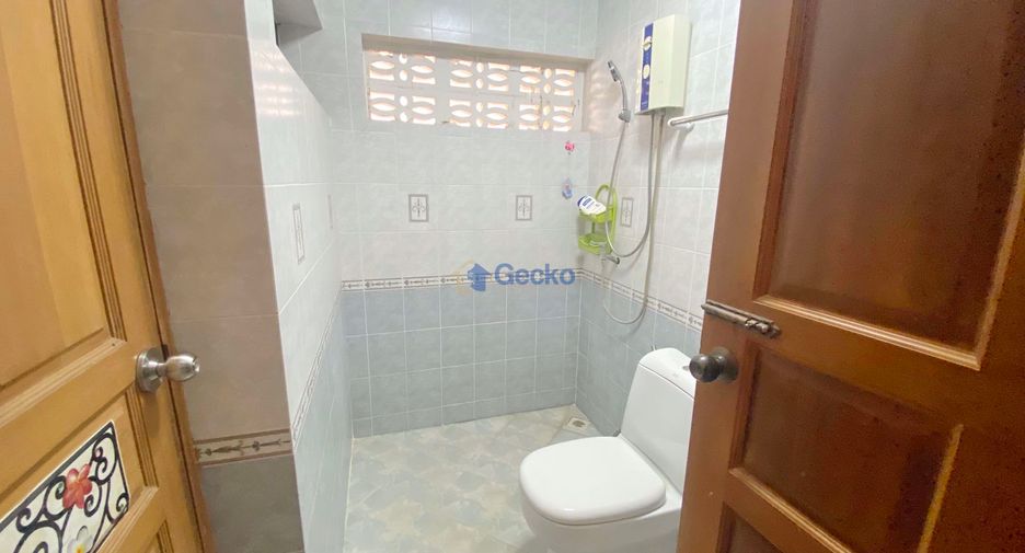 For sale 4 bedrooms house in East Pattaya, Pattaya
