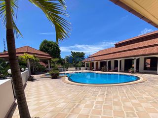 Haus zum Kauf mit 4 Zimmer in Bang Lamung, Chonburi