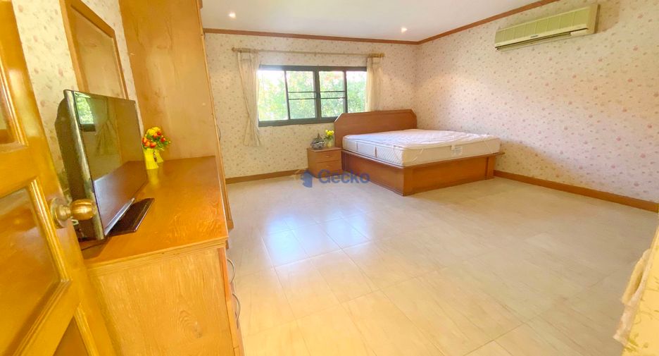 For sale 4 bedrooms house in East Pattaya, Pattaya