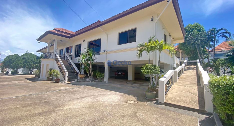For sale 4 bedrooms house in East Pattaya, Pattaya