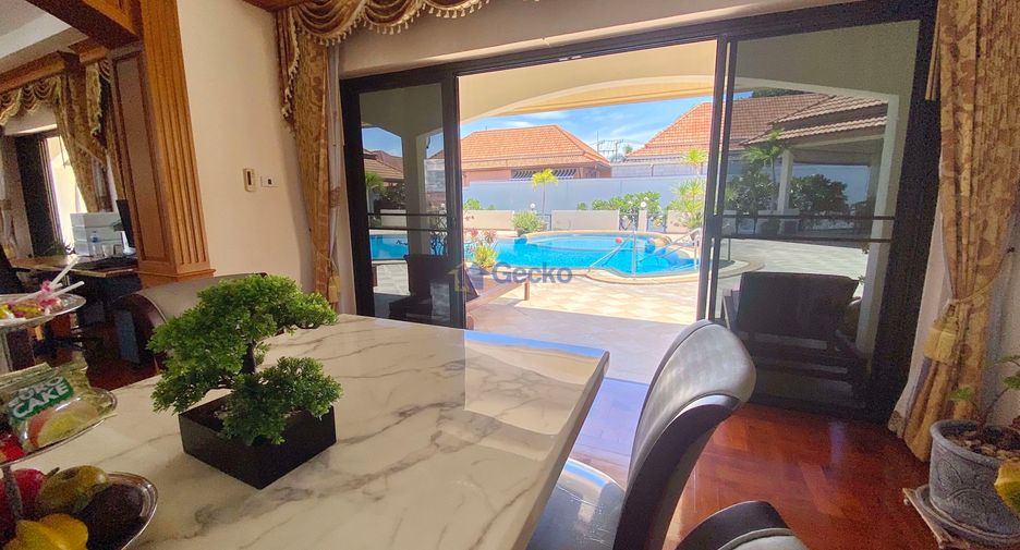 For sale 4 bedrooms house in East Pattaya, Pattaya