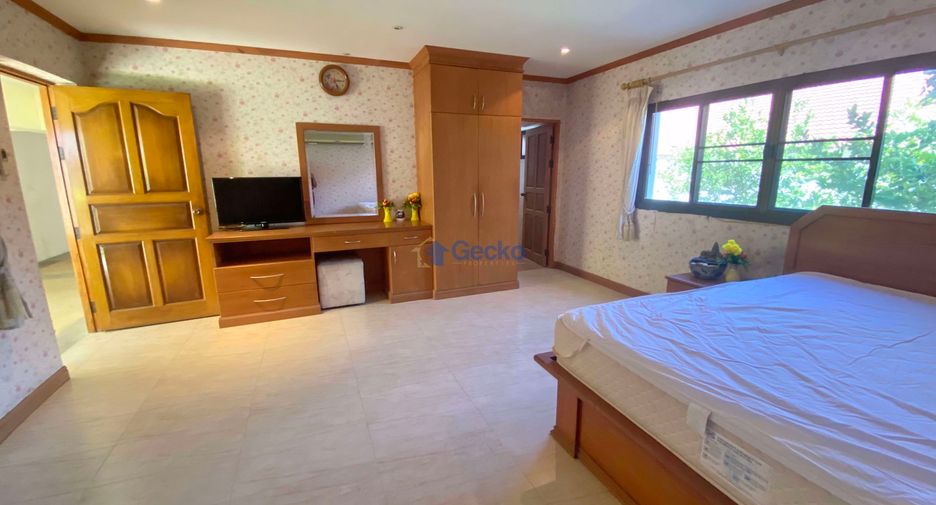 For sale 4 bedrooms house in East Pattaya, Pattaya