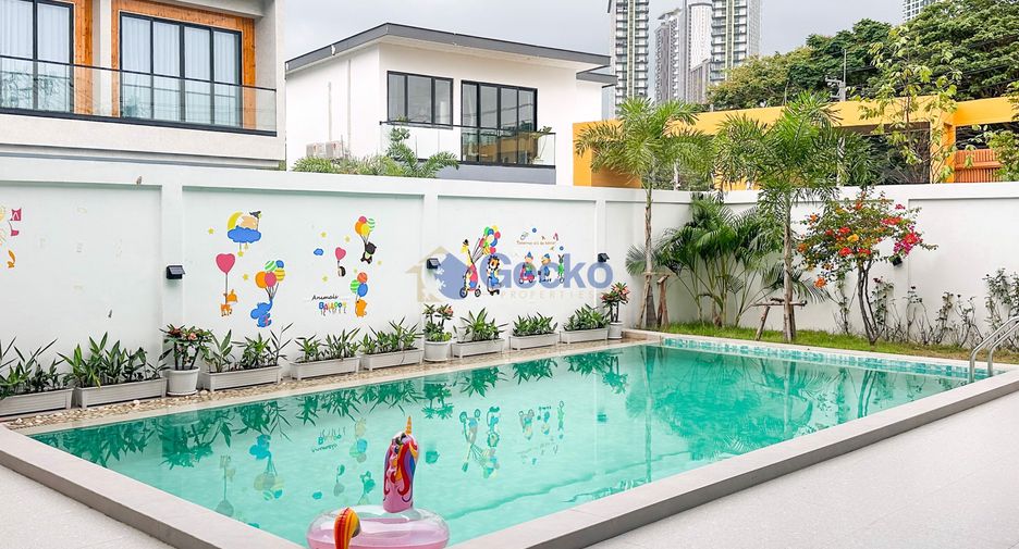 For sale 4 bedrooms house in Jomtien, Pattaya