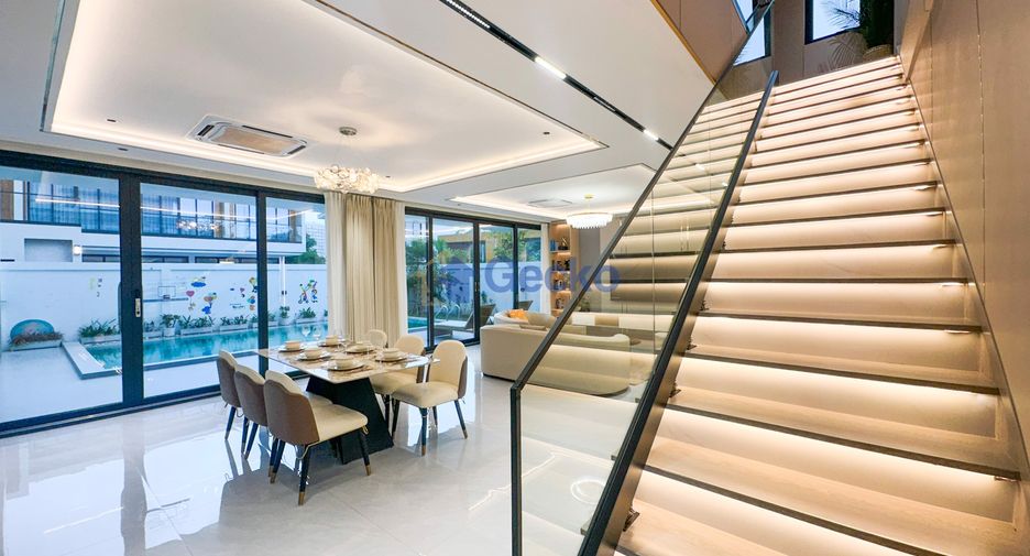 For sale 4 bedrooms house in Jomtien, Pattaya