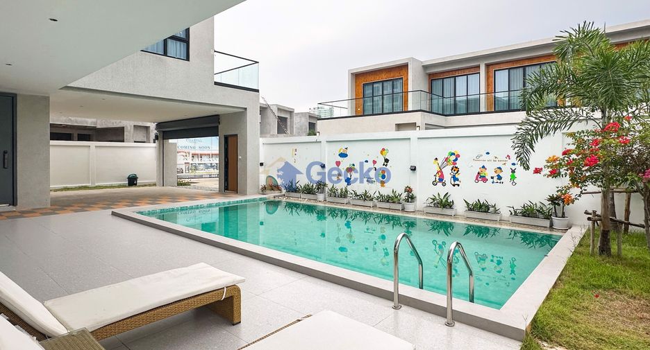 For sale 4 bedrooms house in Jomtien, Pattaya