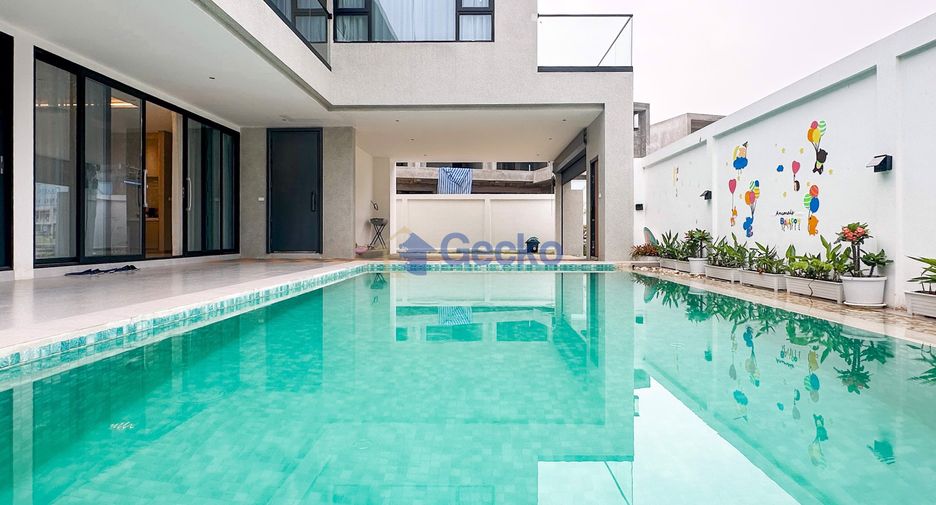 For sale 4 bedrooms house in Jomtien, Pattaya