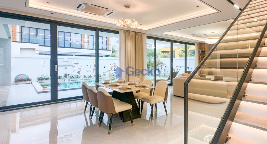 For sale 4 bedrooms house in Jomtien, Pattaya