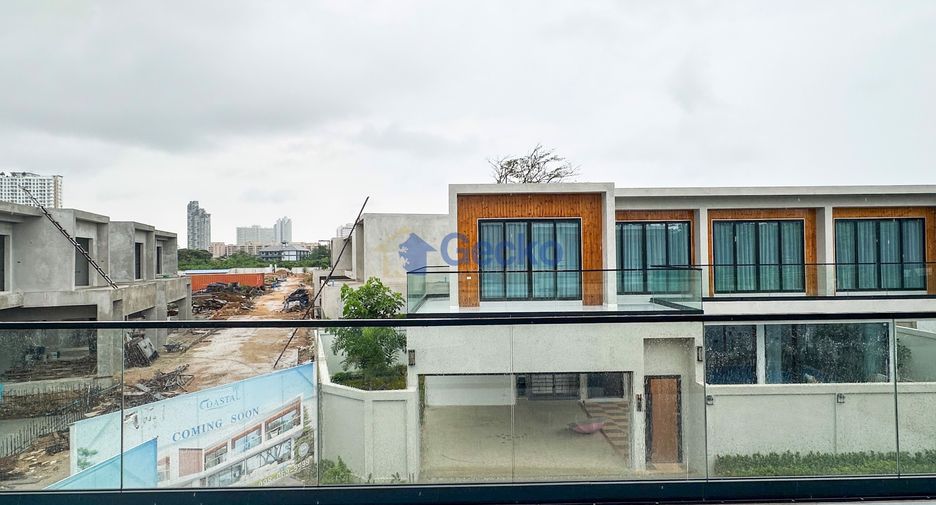 For sale 4 bedrooms house in Jomtien, Pattaya