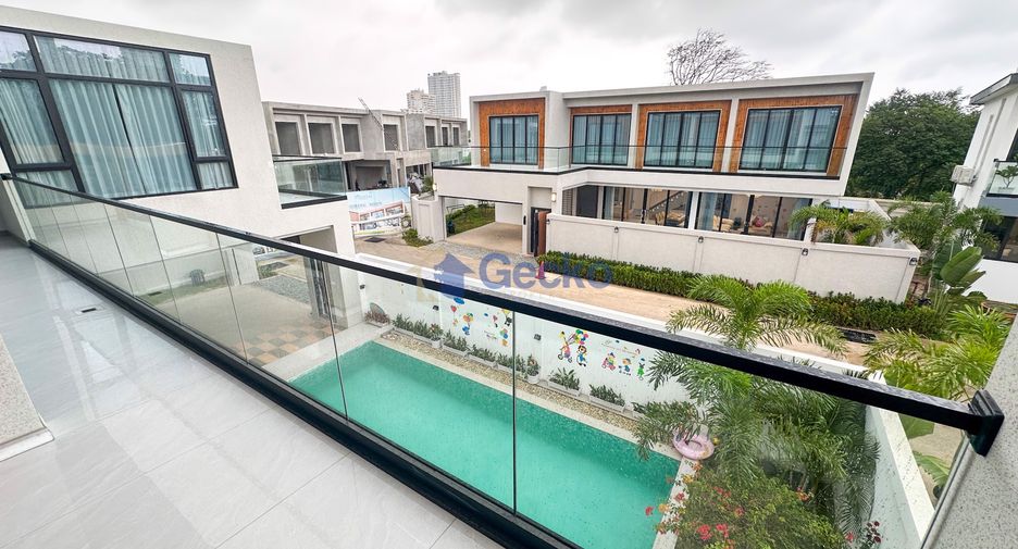 For sale 4 bedrooms house in Jomtien, Pattaya