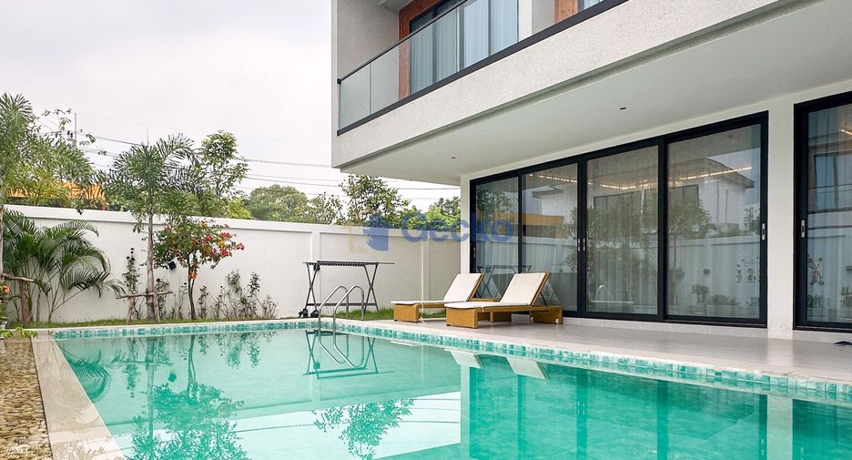 For sale 4 bedrooms house in Jomtien, Pattaya