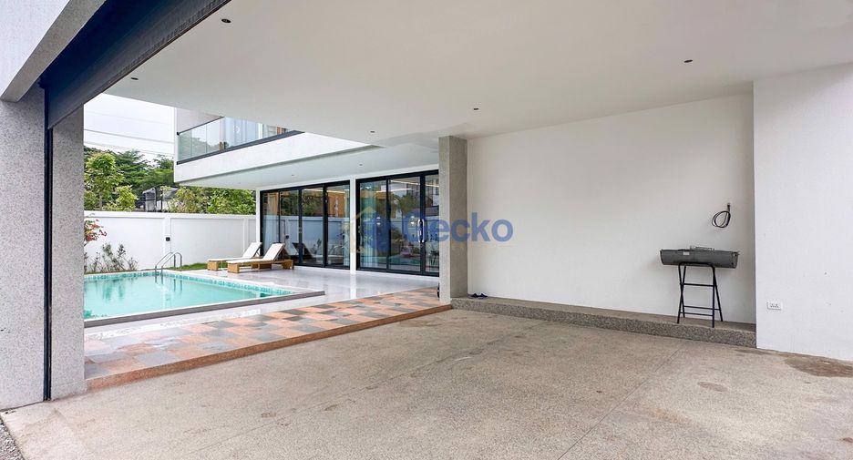 For sale 4 bedrooms house in Jomtien, Pattaya