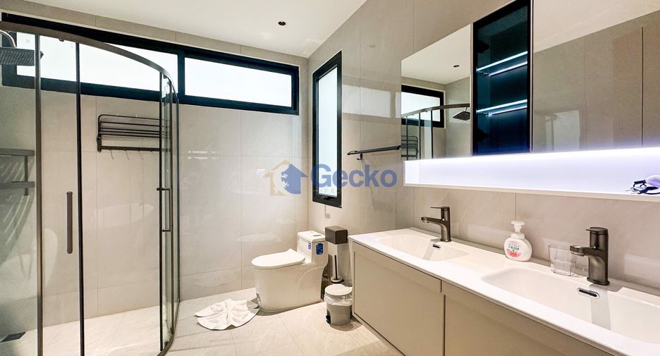 For sale 4 bedrooms house in Jomtien, Pattaya