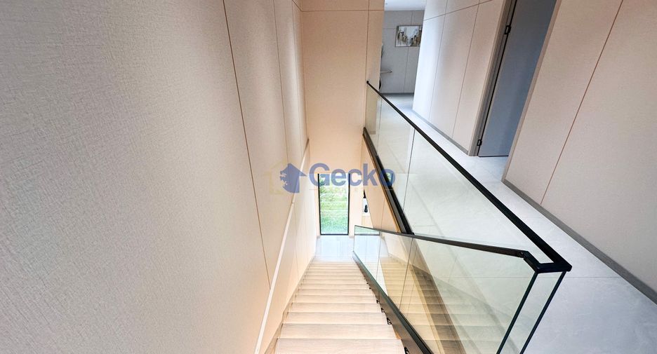 For sale 4 bedrooms house in Jomtien, Pattaya