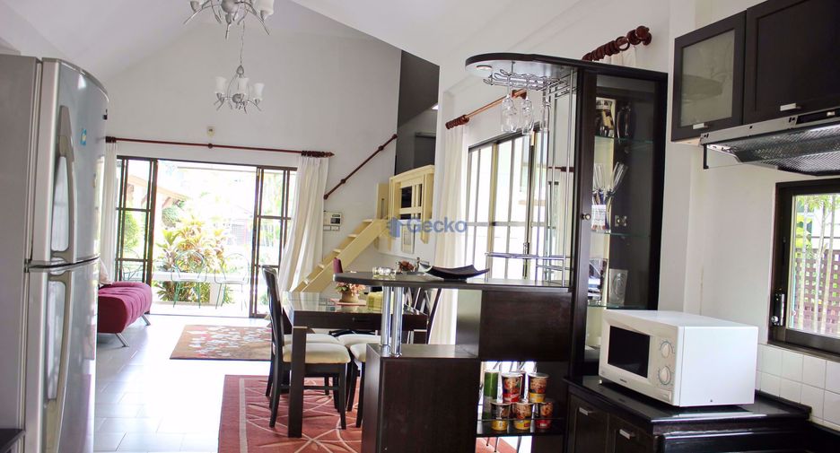 For rent 6 bedrooms house in East Pattaya, Pattaya