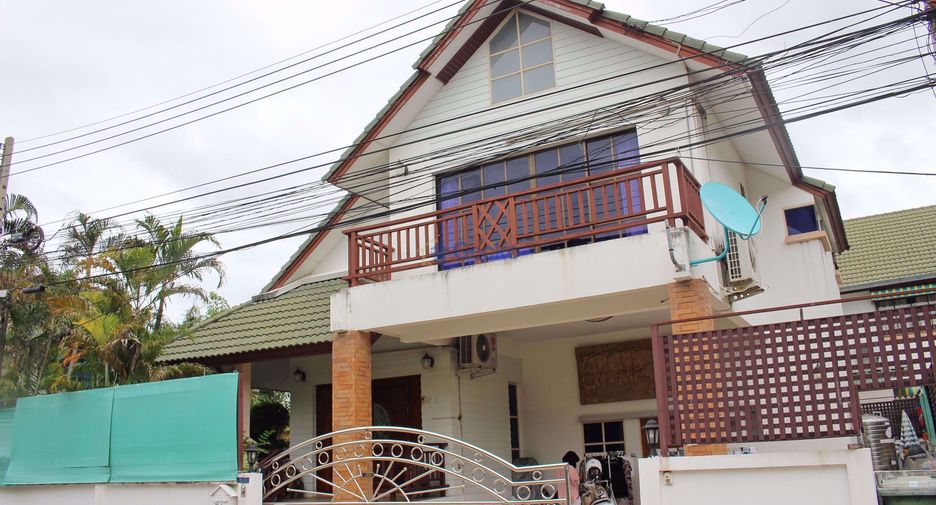 For rent 6 bedrooms house in East Pattaya, Pattaya