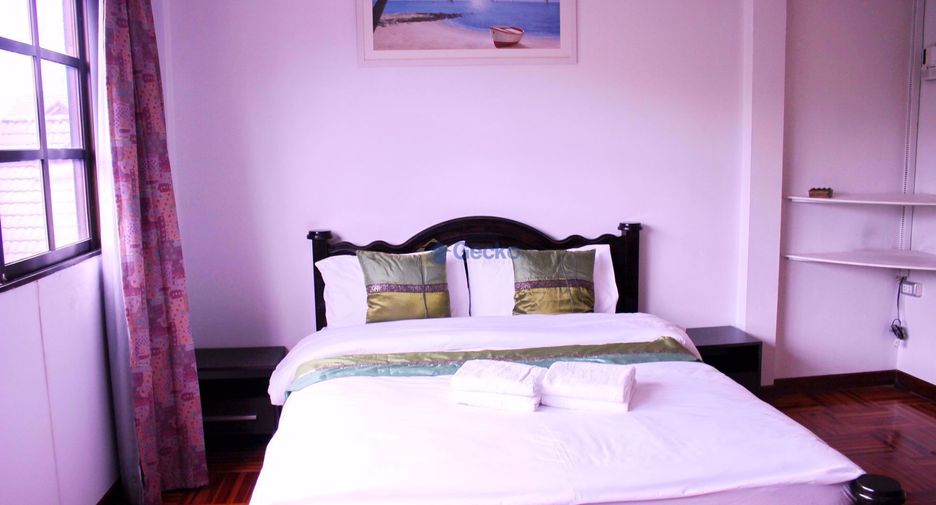 For rent 6 bedrooms house in East Pattaya, Pattaya