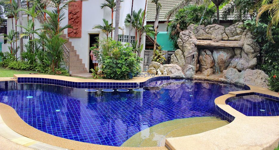 For rent 6 bedrooms house in East Pattaya, Pattaya