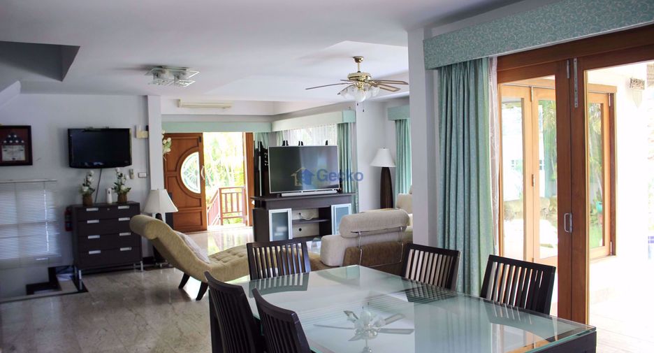 For rent 6 bedrooms house in East Pattaya, Pattaya