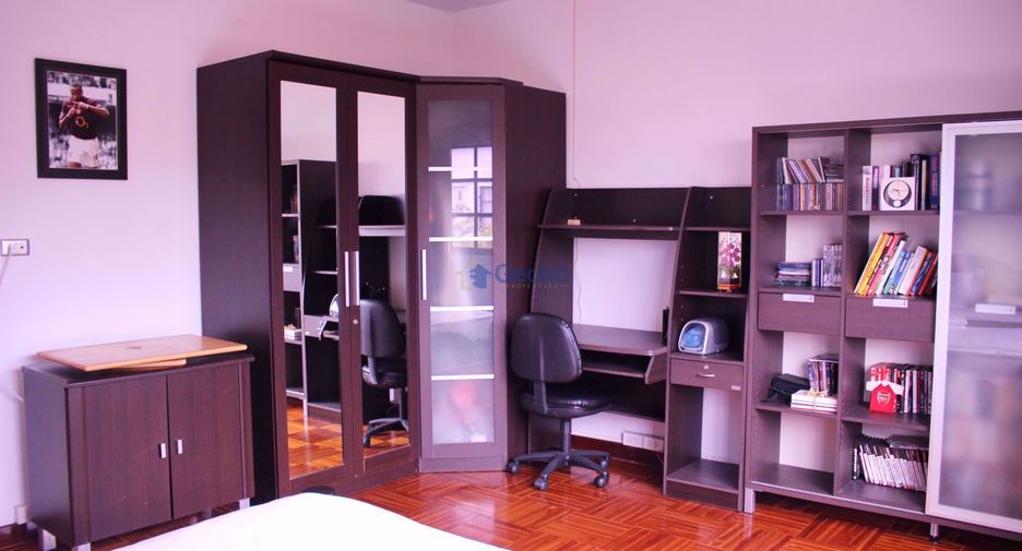 For rent 6 bedrooms house in East Pattaya, Pattaya