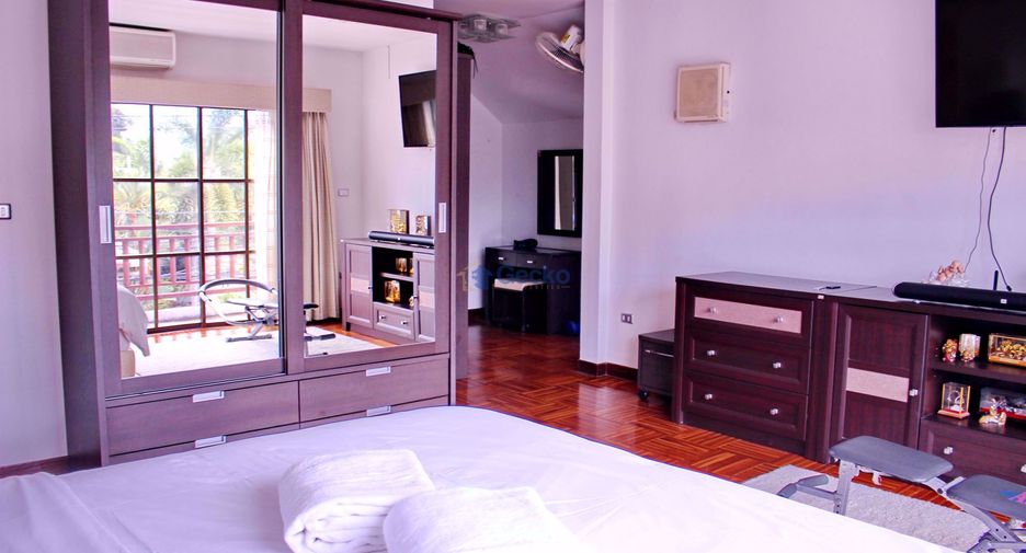 For rent 6 bedrooms house in East Pattaya, Pattaya