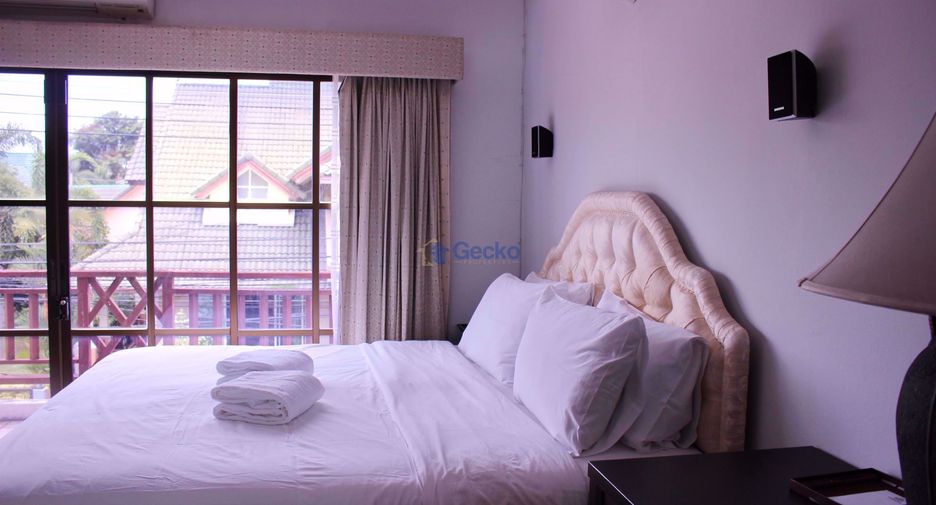 For rent 6 bedrooms house in East Pattaya, Pattaya