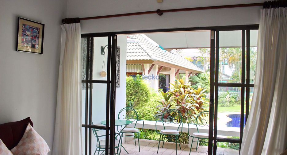 For rent 6 bedrooms house in East Pattaya, Pattaya
