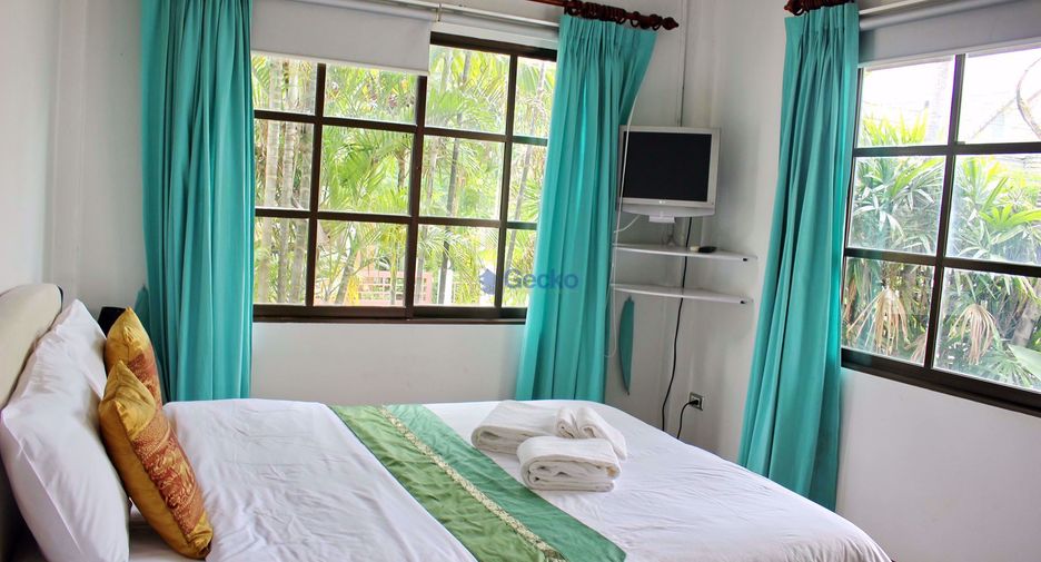 For rent 6 bedrooms house in East Pattaya, Pattaya