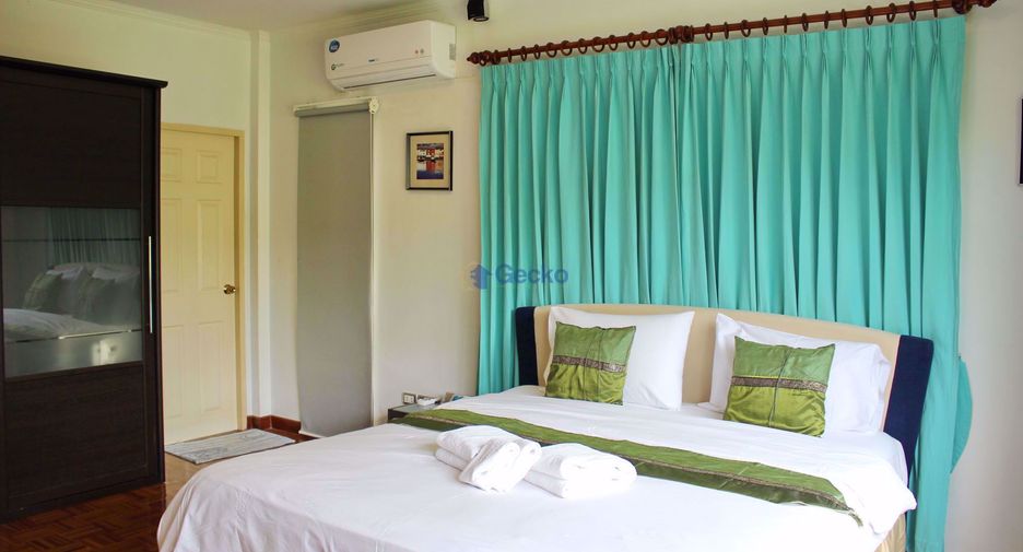 For rent 6 bedrooms house in East Pattaya, Pattaya