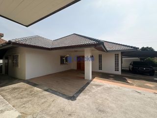 For sale 4 bedrooms house in Bang Lamung, Chonburi