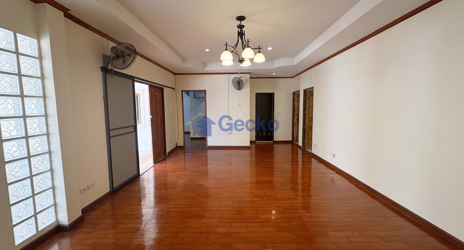 À vendre 4 chambres maison à Jomtien, Pattaya