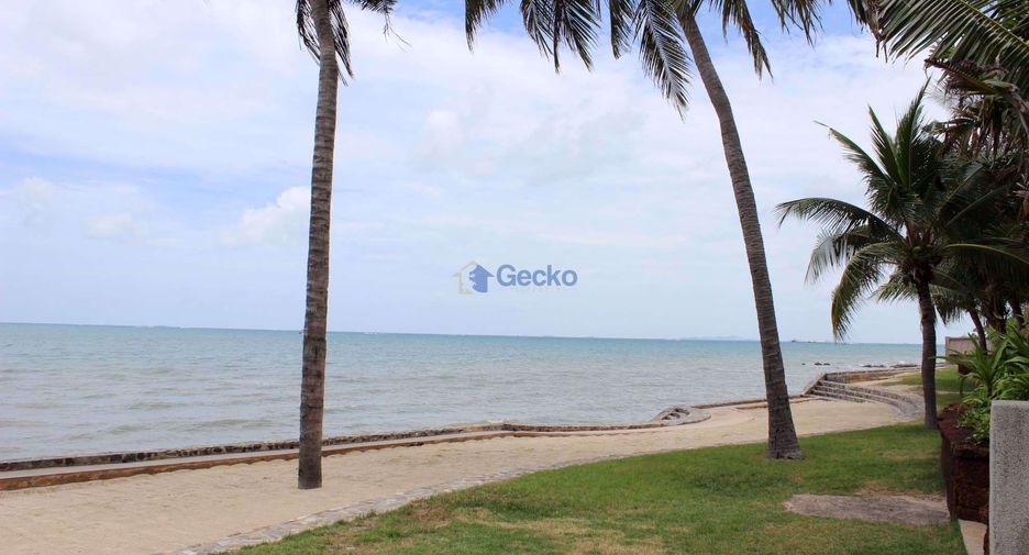 For rent 3 bedrooms condo in Pratumnak, Pattaya