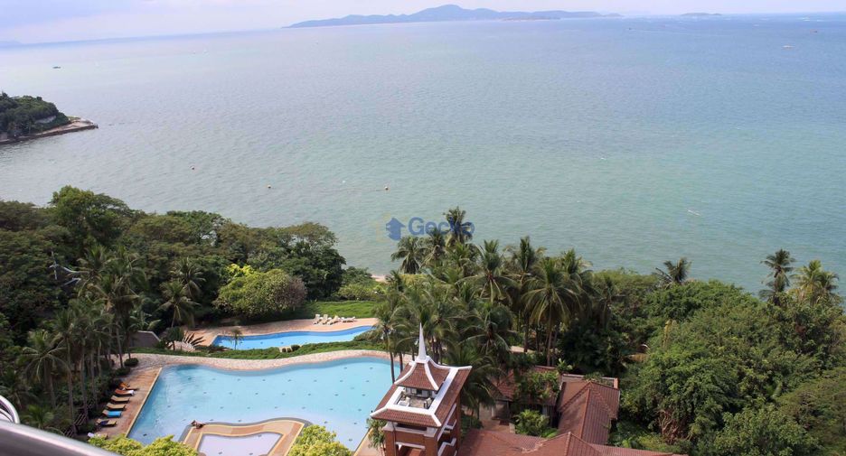 For rent 3 bedrooms condo in Pratumnak, Pattaya