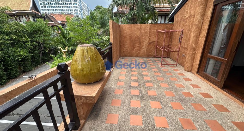 Casa en alquiler de 4 habitaciones en Jomtien, Pattaya