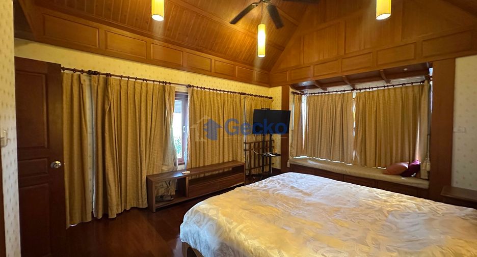 Casa en alquiler de 4 habitaciones en Jomtien, Pattaya