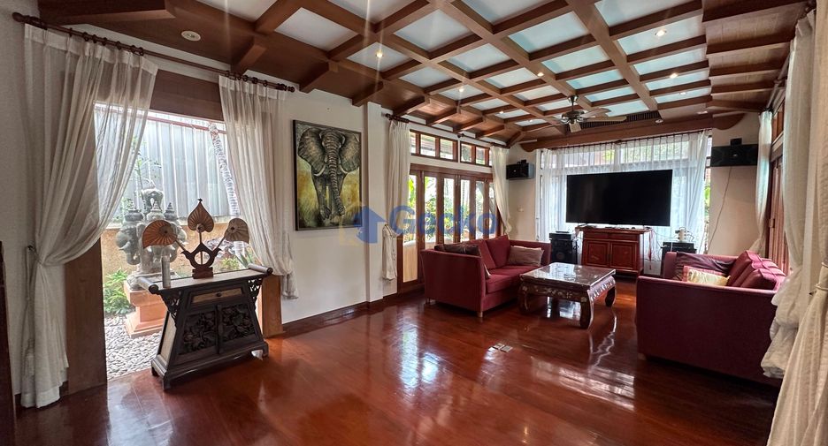 Casa en alquiler de 4 habitaciones en Jomtien, Pattaya