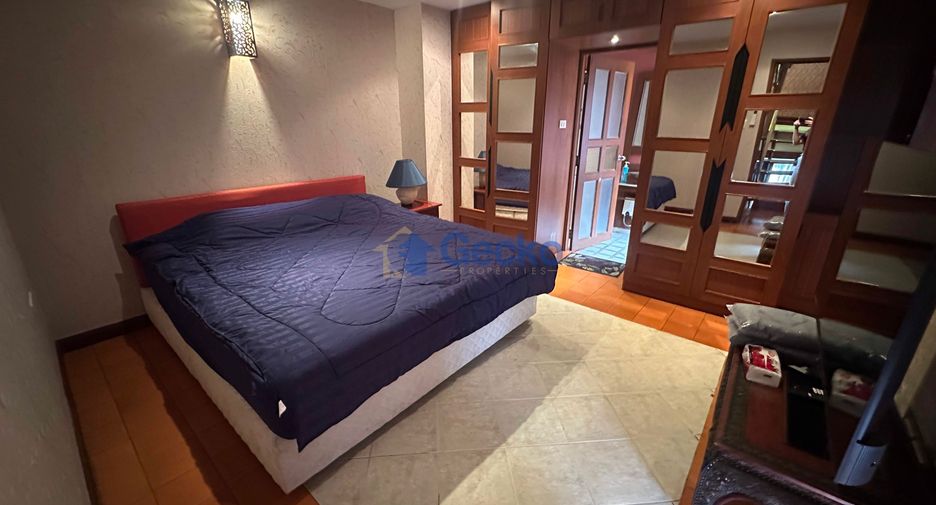 Casa en alquiler de 4 habitaciones en Jomtien, Pattaya
